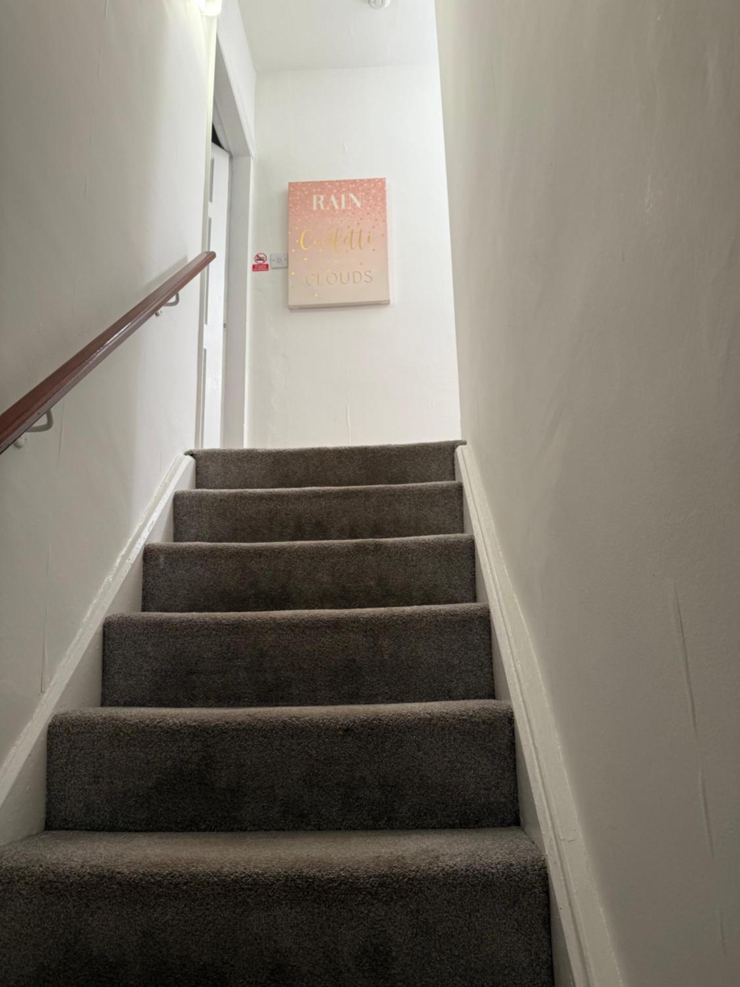 3 Bedroom Terraced Home 诺丁汉 外观 照片
